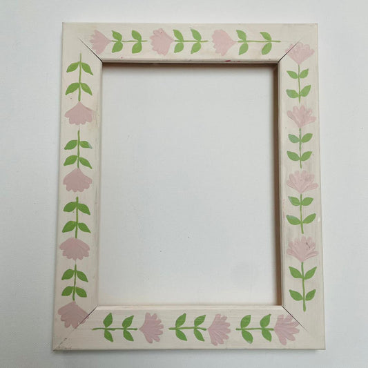 hand-painted frame – white scandi style with pink flower