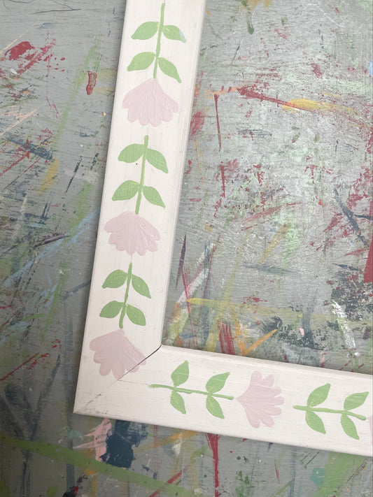 hand-painted frame – white scandi style with pink flower